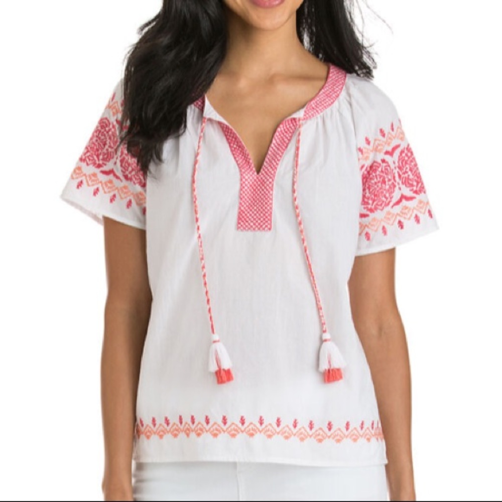 Vineyard Vines Medallion Embroidered Too Small